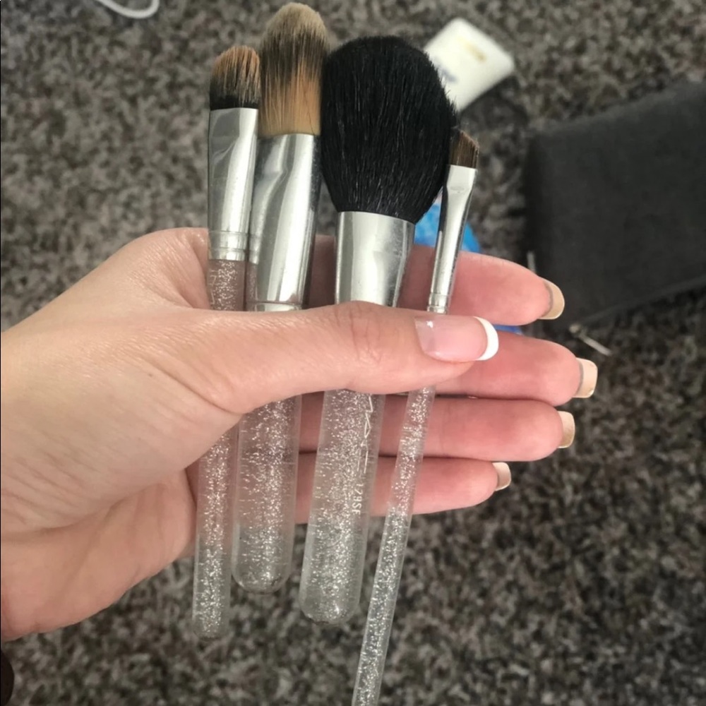 MAC brushes